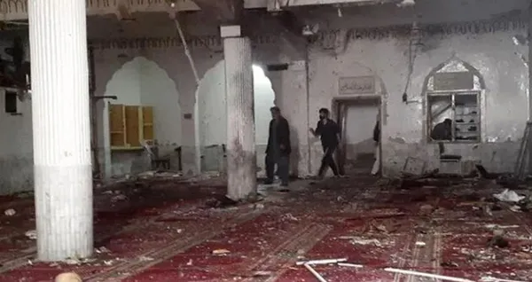 Pakistan’da camiye yapılan bombalı saldırıda ölü sayısı arttı! Ne kadar patlayıcı kullanıldığı açıklandı