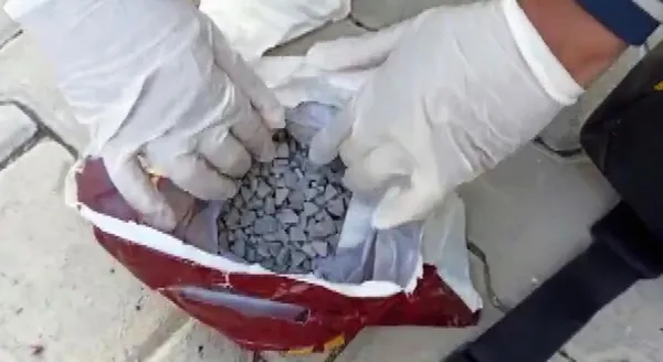 Son dakika: Üstü gül altı zehir! Bayramda piyasaya süreceklerdi: Narkotik ekipleri kıskıvrak yakaladı - 5