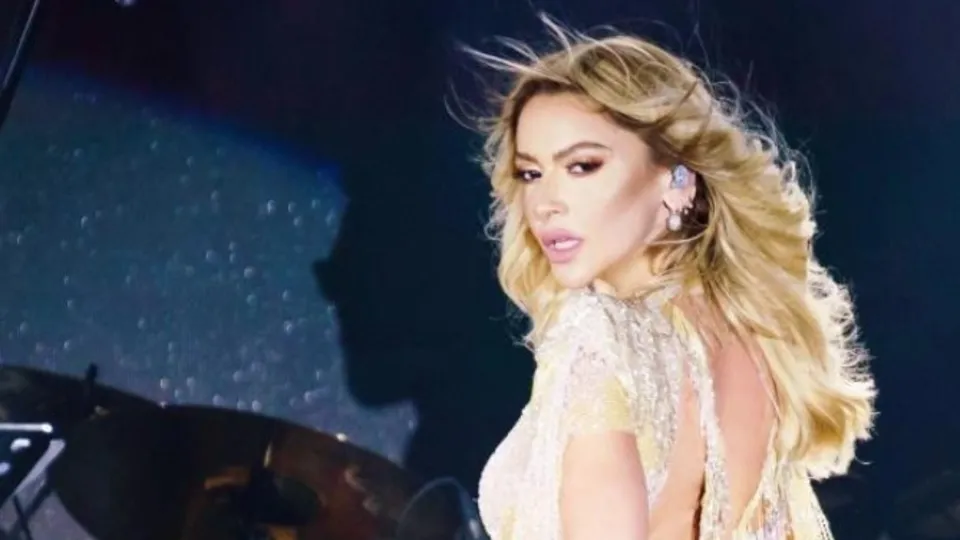 Hadise Mehmet Dinçerler ile Çırağan Sarayı’nda sessiz sedasız evlendi! Hadise düğünden sonra ilk kez konuştu: Eşim bana kraliçe gibi bakıyor
