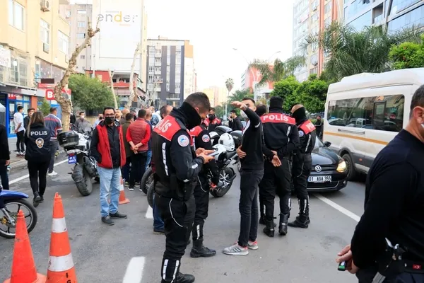 Husumetlisiyle tartıştı etrafa kurşun yağdırdı! Adana'da dehşete düşüren görüntüler - 2