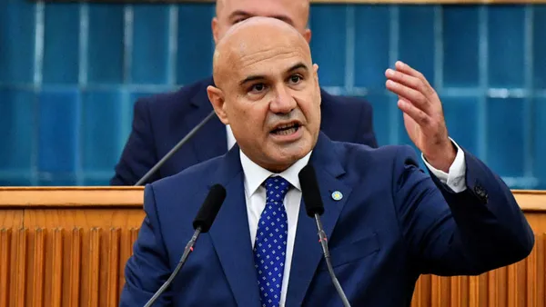 Akşener Özgür Özel’in Balıkesir’de jest isteğine yanıt verdi: Bıktım usandım midem bulanıyor artık