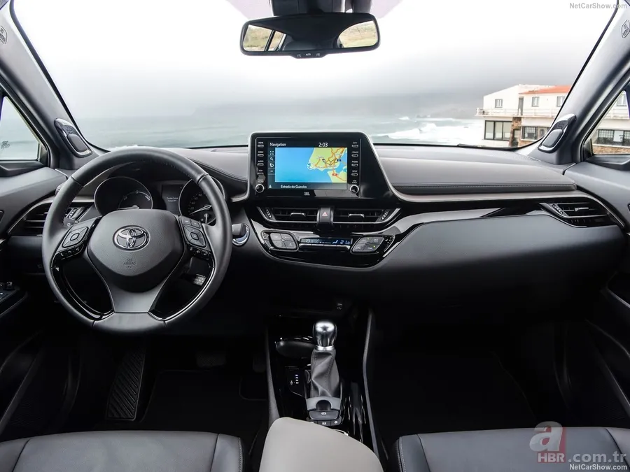 2020 Toyota C-HR yenilendi! Türkiye’de üretilen yeni Toyota C-HR'nin motor ve donanım özellikleri neler? 12