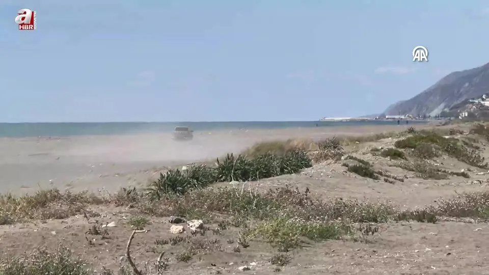 Hatay’da kumsalda pikapla drift yapan sürücüye 47 bin 235 lira ceza verildi