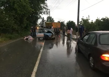 Hatalı sollama yapan TIR dehşet saçtı!