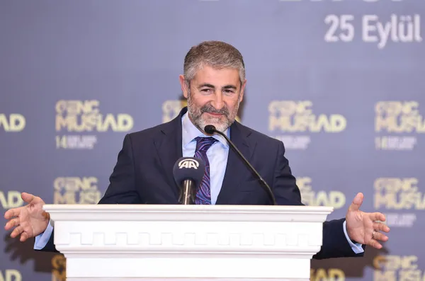 Hazine ve Maliye Bakanı Nebati’den marketlere gıda fiyatlarında indirim çağrısı! Enflasyonla mücadele mesajı