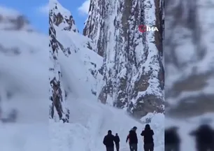 Çukurca yolunda inen çığ görüntülendi