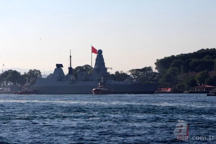 Rusya'ya karşı harekete geçen İngiltere'nin savaş gemisi İstanbul Boğazı'nda demirledi!
