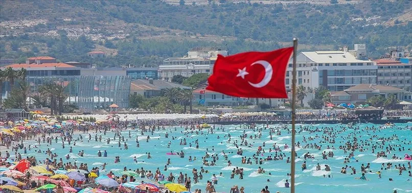Turizm bölgelerinde bayram coşkusu! Otellere 600 bin misafir bekleniyor