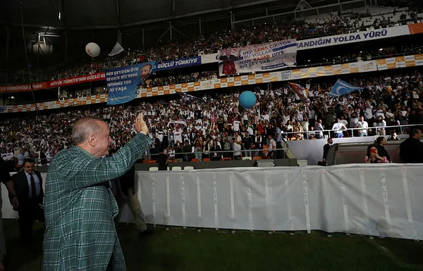 Son dakika: Başkan Erdoğan Adana’da! 81 ilden gelen on binlerce gençle buluştu | Gençlerimizin peşkeş çekilmesine izin vermeyiz