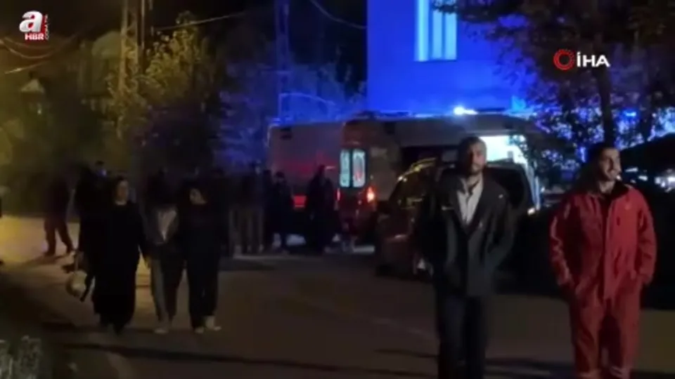 Hakkari’de otomobil dereye uçtu