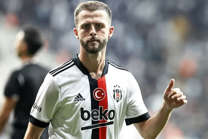 Beşiktaş-Altay maçında şoke eden sakatlık! Miralem Pjanic oyuna devam edemedi