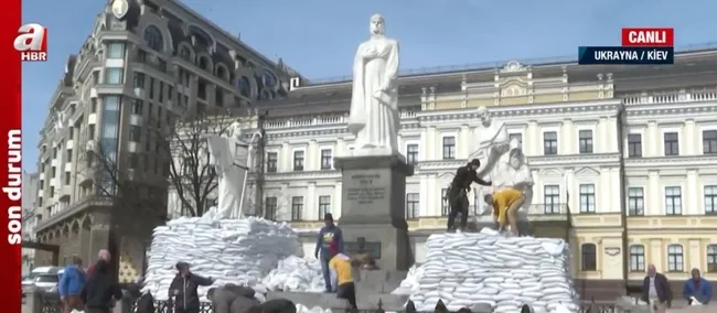 Kiev’in tarihi mekanlarına koruma! Heykellerin çevresine tahkimat yapılıyor