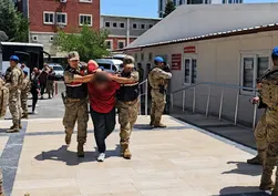 Şanlıurfa'da film gibi soygun! Sahte üniformayla yol kestiler: Altın gaspçıları tutuklandı