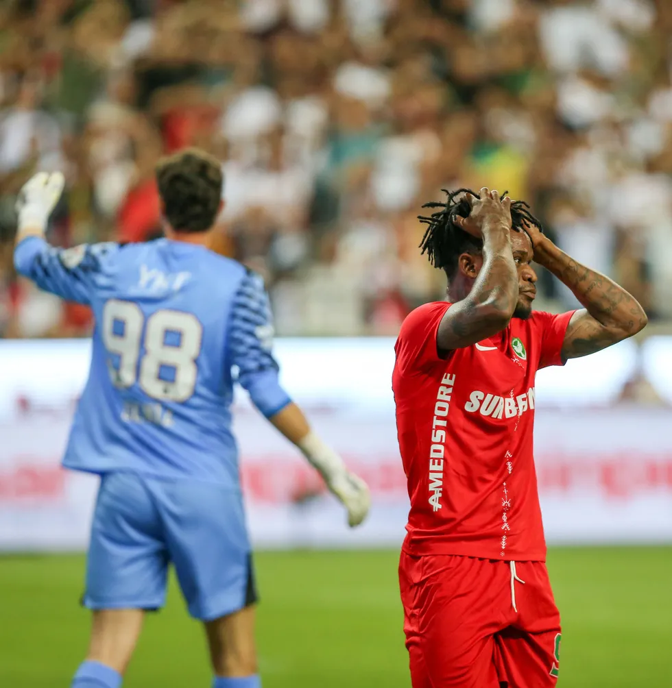 1789369622376.jpg Diyarbakır'da Beşiktaş maçı öncesi farklı gece: Amed Sportif 5-0'lık galibiyetle 10 puana yükseldi - 1