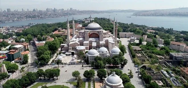 Ayasofya Camii’nin yeniden ibadete açılması için dev kampanya