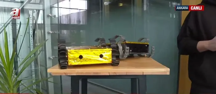 tsknin-yeni-muhafizi-rex-ve-ayin-fatihi-cherry-yerli-robotlar-goreve-hazir-1769601510275.jpg foto:ahaber.com.tr