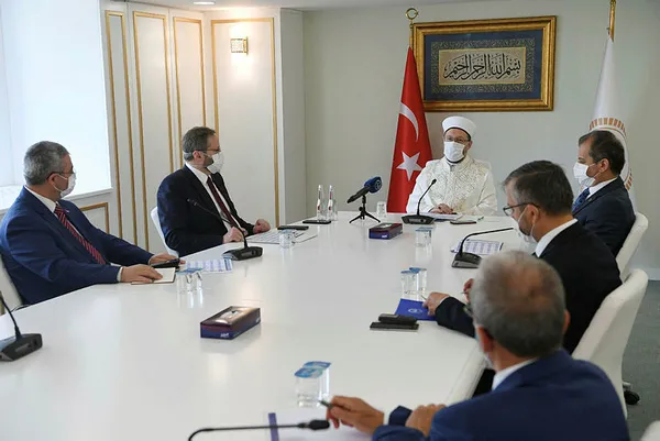 Son dakika: Diyanet İşleri Başkanı Ali Erbaş'tan Güney Kıbrıs'ta camiye saldırıya tepki - 2