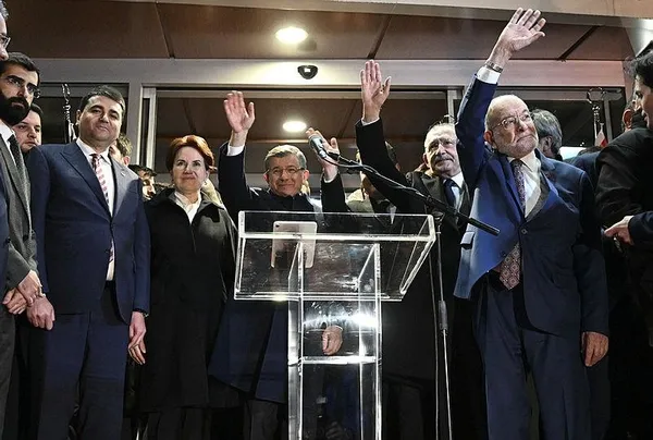 Meral Akşener’in yüzü neden asıktı? 6’lı koalisyon toplantısında neler yaşandı? Bombalar peş peşe patlıyor