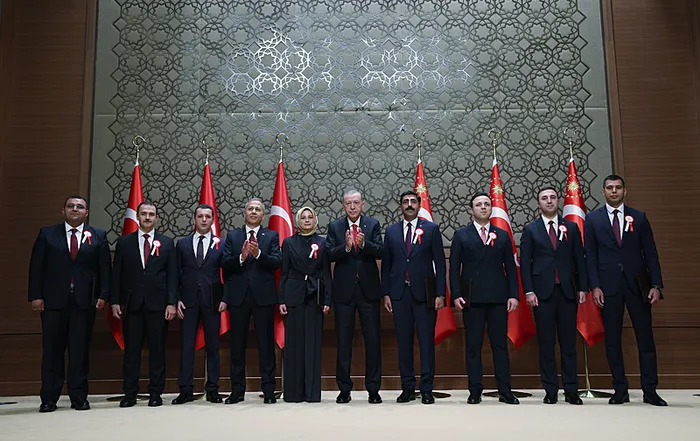 baskan-erdogandan-elitist-zihniyete-tepki-burokratik-oligarsinin-devlet-tasavvurunda-yeri-yoktur-1728907755933.jpg Başkan Erdoğan'dan elitist zihniyete tepki: Bürokratik oligarşinin devlet tasavvurunda yeri yoktur - 7