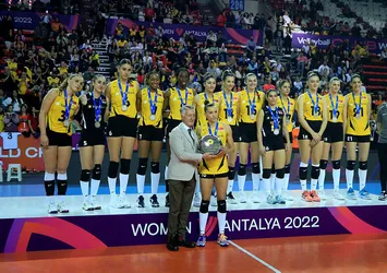 Vakıfbank Dünya ikincisi oldu! Finalde Imoco Volley 3-1 kazandı