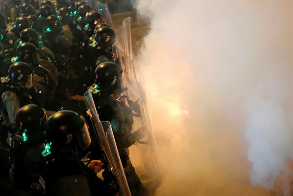 Hong Kong'da sokaklar karıştı! - 2