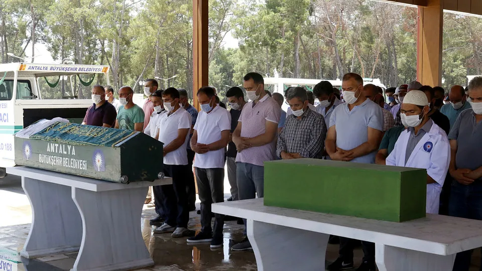 Bu acıya yürek dayanmaz! Anne oğlunu 9. kattan attıktan sonra intihar etti