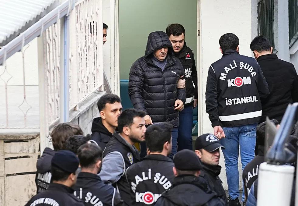 atasehir-belediyesinde-rusvet-operasyonu-19-supheliye-tutuklama-talebi-1776794199597.jpg Fotoğraf (AA)