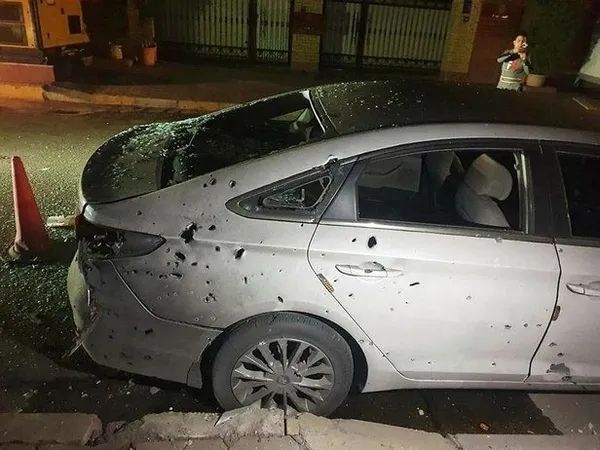 Bağdat'ta ABD Büyükelçiliği yakınlarına füzeli saldırı - 1
