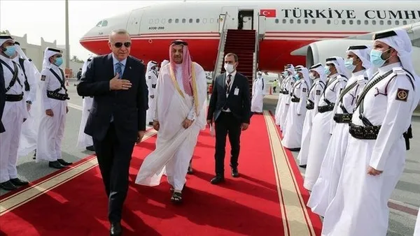 son-dakika-cumhurbaskani-yardimcisi-cevdet-yilmaz-ile-hazine-ve-maliye-bakani-mehmet-simsek-katara-gidiyor-1688826843815.jpg Başkan Erdoğan'ın Körfez turu öncesi kritik ziyaret! Cumhurbaşkanı Yardımcısı Cevdet Yılmaz ile Hazine ve Maliye Bakanı Mehmet Şimşek Katar'a gidiyor - 1