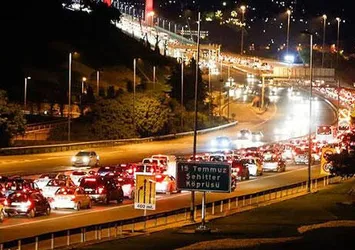 Çift katlı otobüslere fırtına engeli
