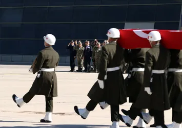 Türkiye şehitlerine ağlıyor! 5 kahraman Mehmetçik son yolculuklarına uğurlanıyor