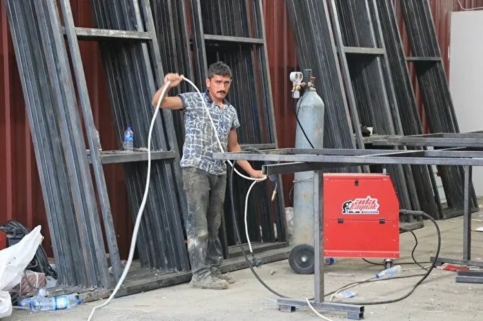 Sinop’ta yaralar sarılıyor: Sanayi sitesine 20 günde yeni dükkanlar kuruldu