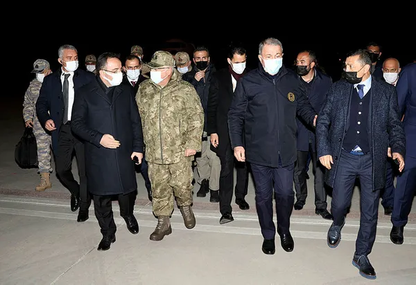 Bitlis'teki helikopter kazası nasıl oldu? Milli Savunma Bakanı Hulusi Akar'dan flaş açıklama - 3