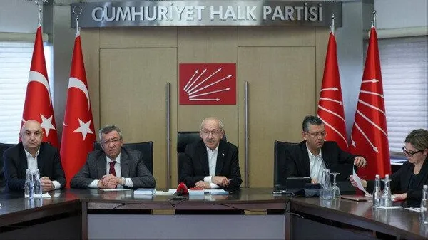chp-grubu-cumhurbaskanligi-aday-surecinde-kemal-kilicdarogluna-tam-yetki-verdi-bir-aday-uzerinde-de-anlastilar-1677420027607.jpeg CHP grubu cumhurbaşkanlığı aday sürecinde Kemal Kılıçdaroğlu'na tam yetki verdi! Bir aday üzerinde de anlaştılar - 1