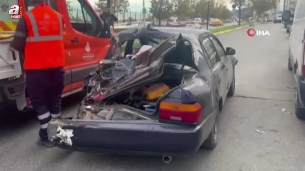 Kontrolden çıkan otomobil 3 araca çarparak takla attı