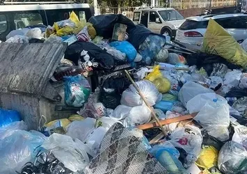 Karşıyaka ve Çiğli'de değişmeyen manzara! Eylem bitti: Çöpler yine toplanmadı