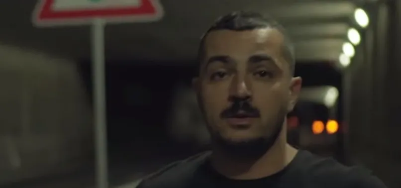 Defkhan kimdir, nereli, kaç yaşında? Defkhan Susamam şarkısından neden çekildi?