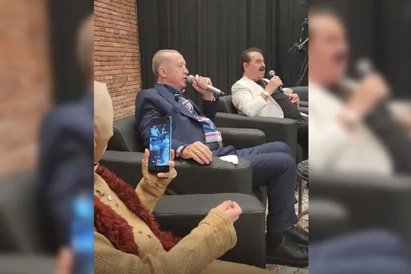 sanliurfada-renkli-anlar-baskan-erdogan-gulum-benim-sarkisina-eslik-etti-1670175876313.jpg Şanlıurfa'da renkli anlar: Başkan Erdoğan 'Gülüm Benim' şarkısına eşlik etti