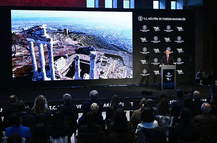 Türk dizileri dünya pazarında! Bakan Ersoy açıkladı: Dizi ihracatından elde edilen gelir 1 milyar doları geçti