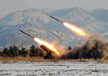 Kuzey Kore'nin füze denemesi Japonya'yı kırmızı alarma geçirdi! Halka uyarı geldi: Binalarda kalın