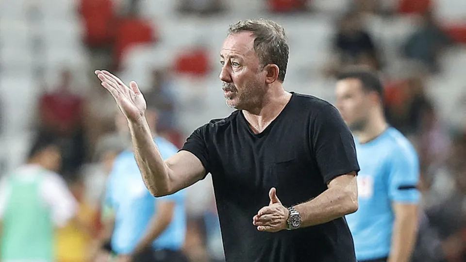 Sergen Yalçın açıkladı! Ajax maçında kimler oynayacak?