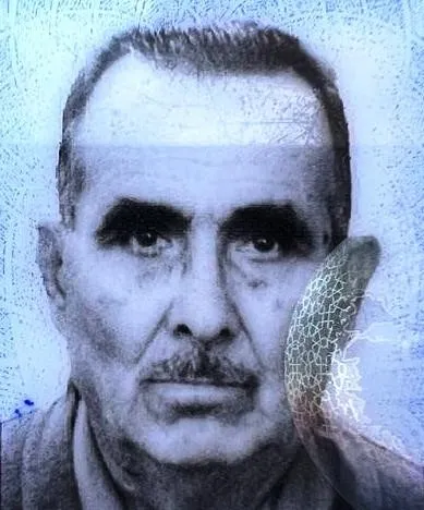 1679663992342.jpg Antalya’da evden gelen kötü koku ekipleri alarma geçirdi: Çift maske takarak girebildiler - 2