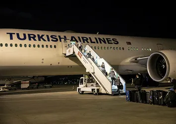 THY, Kuveyt'teki 340 Türk vatandaşını Türkiye'ye getirdi