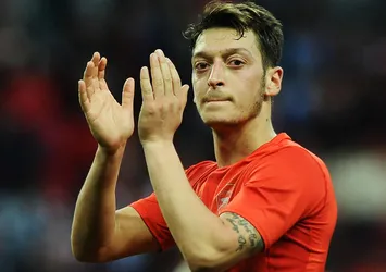 Mesut Özil'e eleştiri! 'Emekli olmayı...'