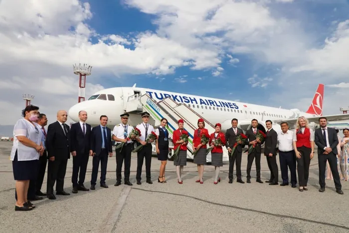 THY'nin İstanbul-Fergana seferini yapan ilk tarifeli uçağı Özbekistan'da törenle karşılandı - 1