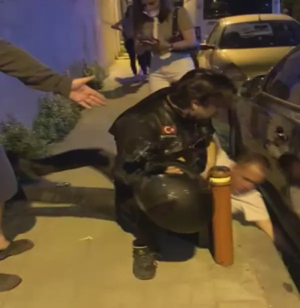 Son dakika | Motosikletli grup çığlık atan kadının imdadına tam zamanında yetişti - 2