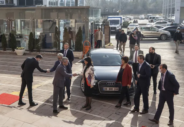 1640697887155.jpg Bu kez aynı karedeler! HDP'den CHP'ye ziyaret - 3
