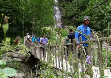 Rize'de şelalelere turist akını