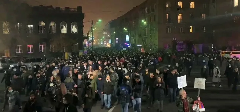 Ermenistan’da Paşinyan’a öfke dinmiyor