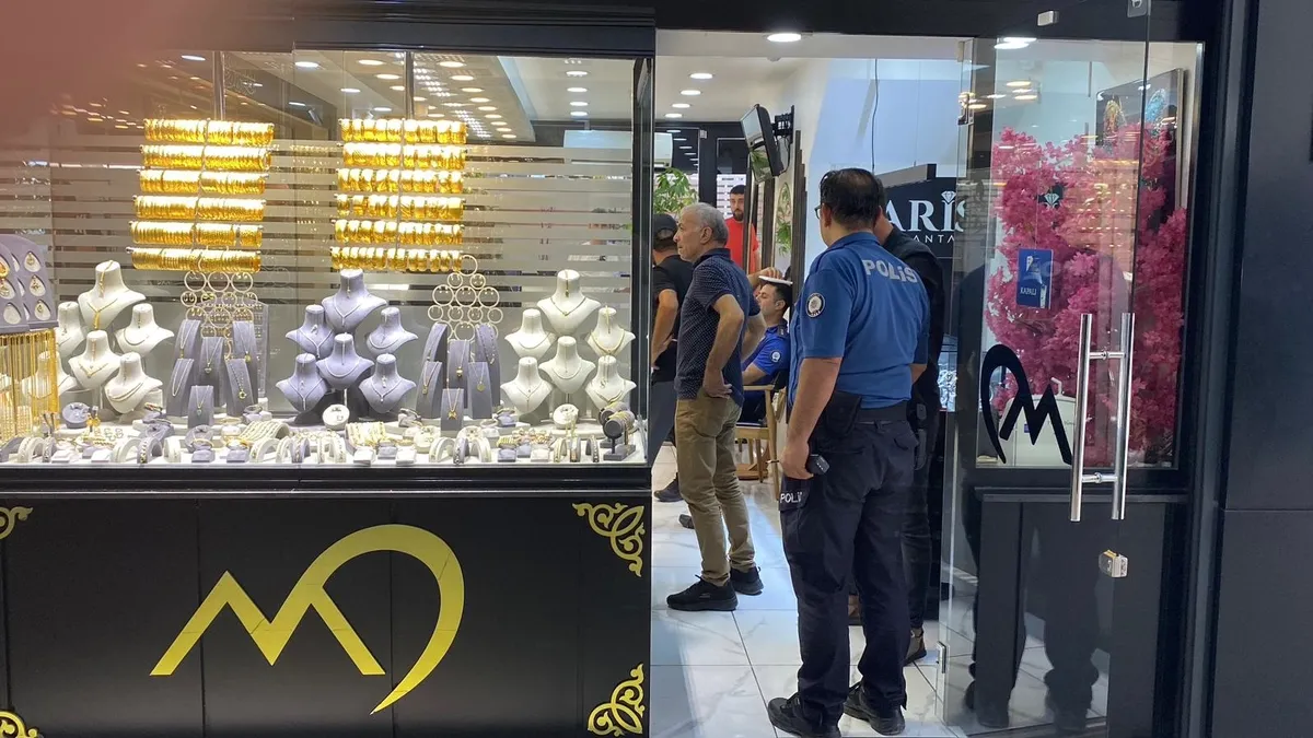 Karabük'te oyuncak tabancayla film gibi soygun girişimi! O anlar böyle kaydedildi